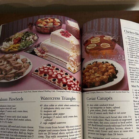 Vintage Betty Crocker's Buffets Cookbook 1984 - Picture 7 of 12
